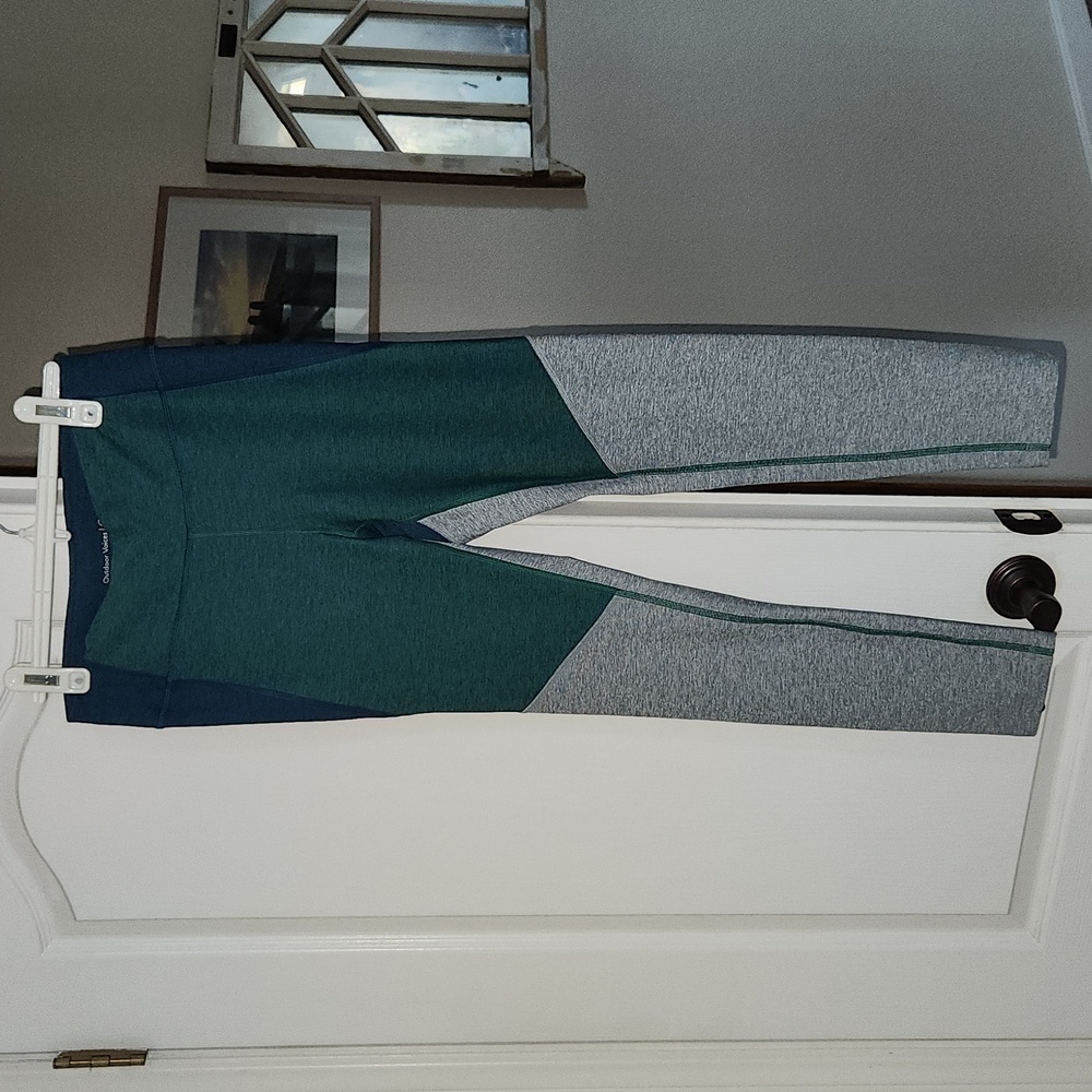 OUTDOOR Voices, color block leggings, size‎ medium